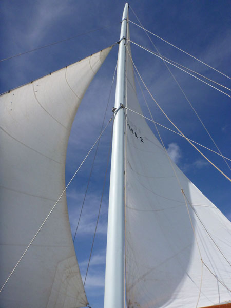 Acqua 2 sails