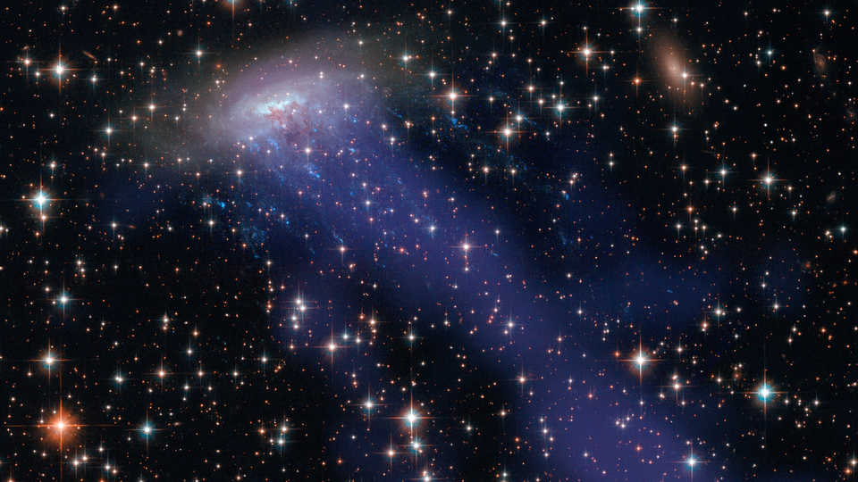 ESO 137-001, Credit: NASA, ESA, CXC