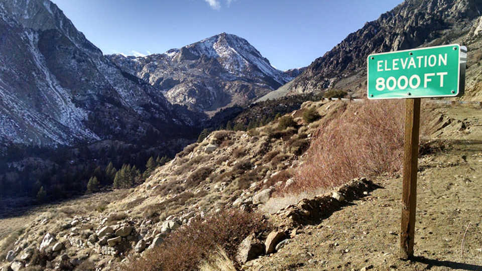 A snowless Tioga Pass in the 2015 drought, Bartshé Miller